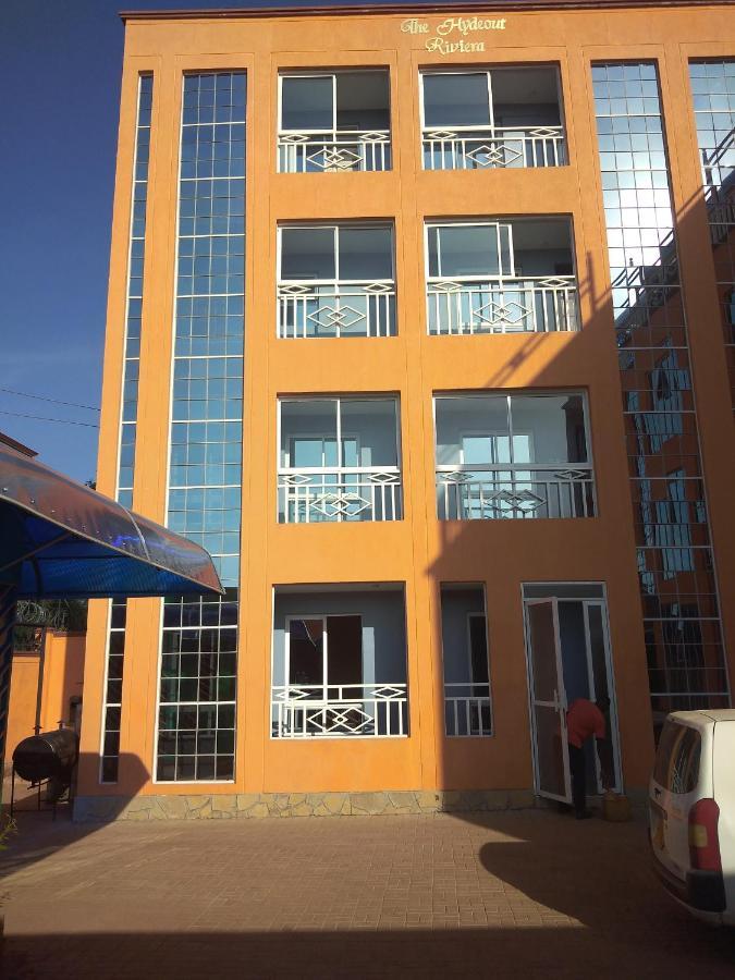 The Hydeout Riviera Hotel Kisumu Exterior photo